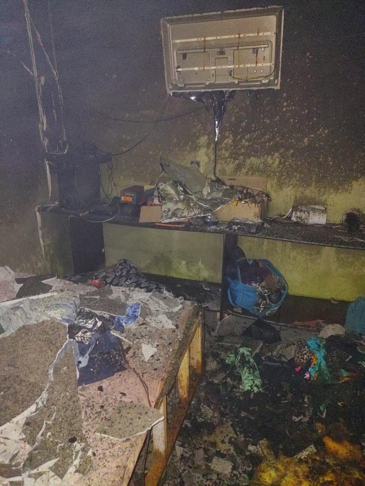 PMs resgatam cinco crianças em casa incendiada por agressor