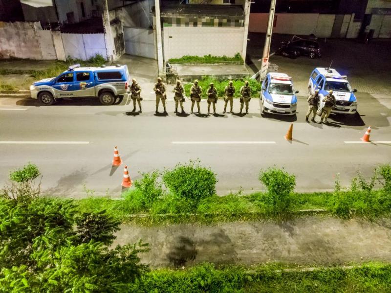 Feira de Santana: PM usa barreiras e drones para fiscalizar medida que limita circulação noturna de pessoas 