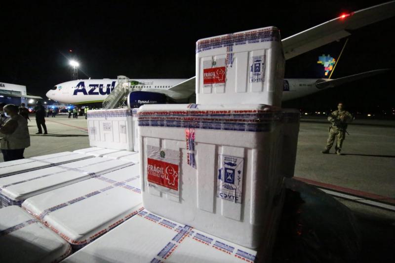 Bahia recebe mais de 376 mil doses de vacina contra a Covid-19