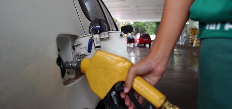 Refinaria da Bahia reduz em 5,1% o preço da gasolina para distribuidoras 