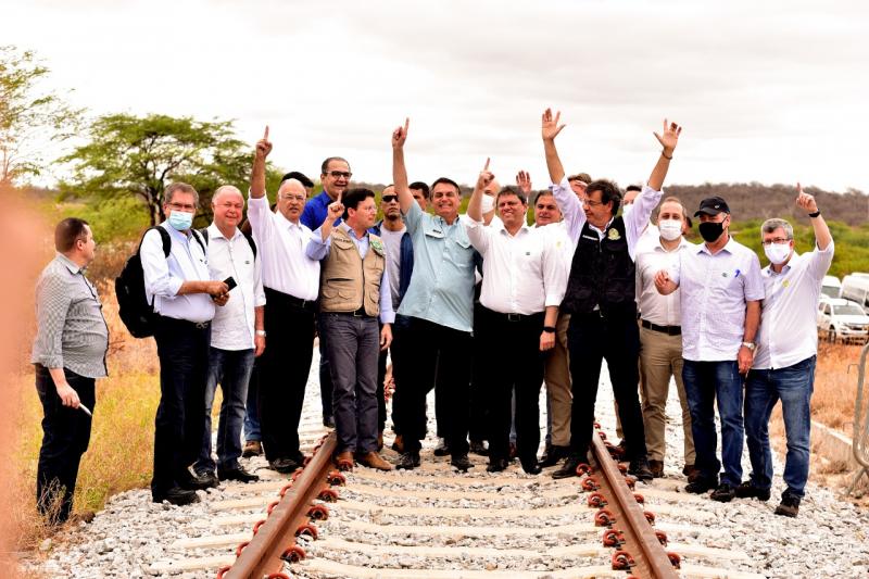 Em visita a Tanhaçu presidente Bolsonaro formaliza contrato de concessão da Fiol, trecho da obra compreende Caetité a Ilhéus