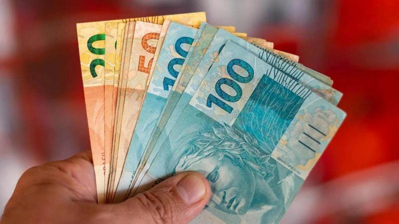 Renda domiciliar avança 3,7% na Bahia, mas desigualdade salarial volta a crescer