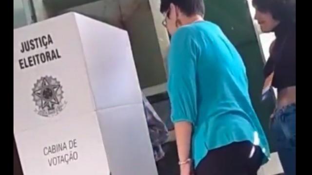 Mesária é acusada de violar sigilo do voto em Paramirim; 25 pessoas foram detidas por crimes eleitorais na Bahia