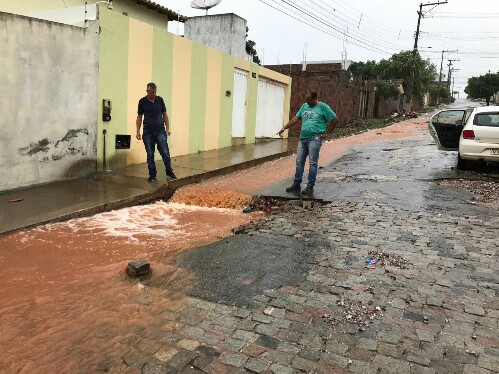 Secretário de Infraestrutura visita áreas afetadas pelas chuvas para planejar ações de recuperação das vias