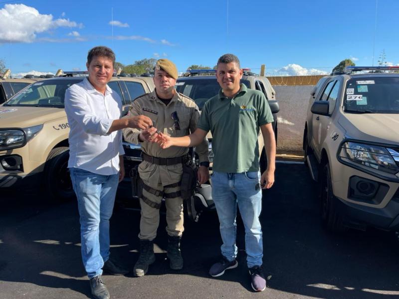 Prefeitura de Guajeru recebe nova viatura do governo do estado