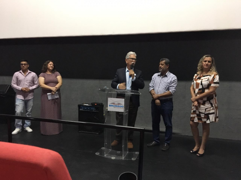 Brumado: Prefeito Eduardo Vasconcelos exalta o valor da cultura em inauguração do Cine Premiere
