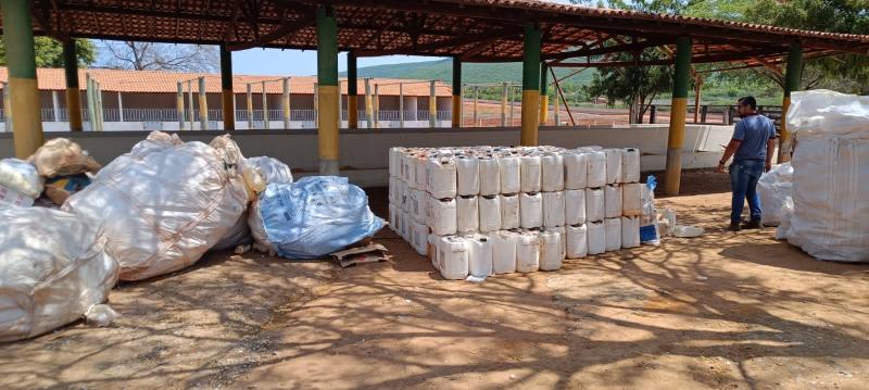 Brumado arrecadou meia tonelada de embalagens de agrotóxico, em campanha de recebimento itinerante