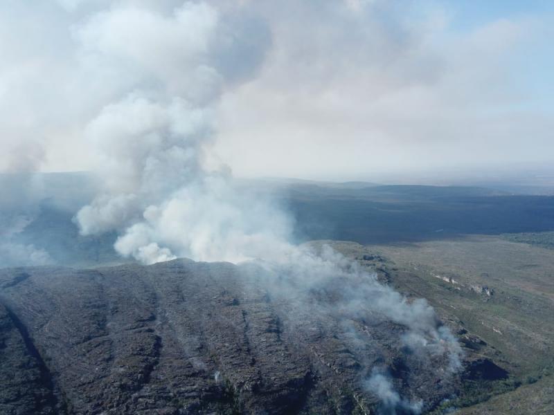 Incêndio na Chapada Diamantina destrói área equivalente a quase 3 mil campos de futebol