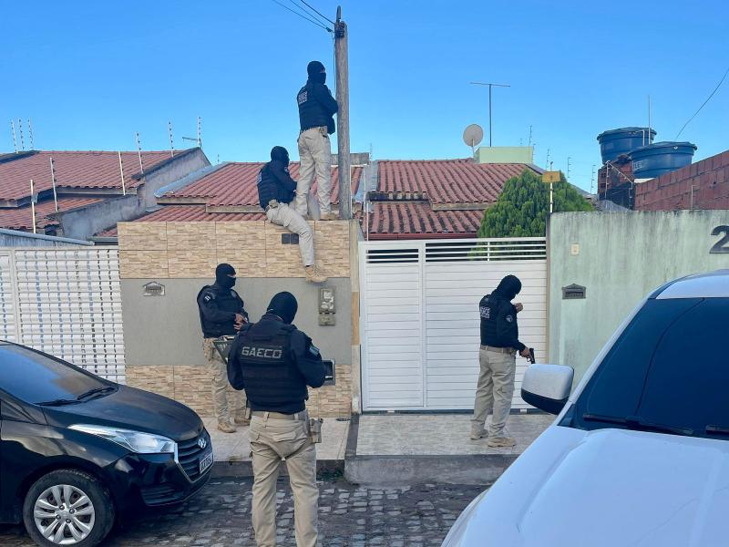 Operação é deflagrada contra deputado estadual acusado de liderar grupo criminoso em Feira de Santana