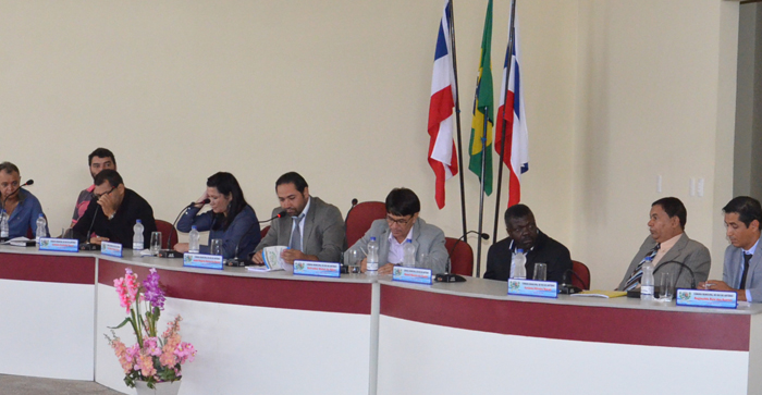 Agora é lei: Prefeito de Rio do Antônio sanciona projeto da Câmara de Vereadores que obriga a Embasa instalar aparelho que retira o ar das tubulações