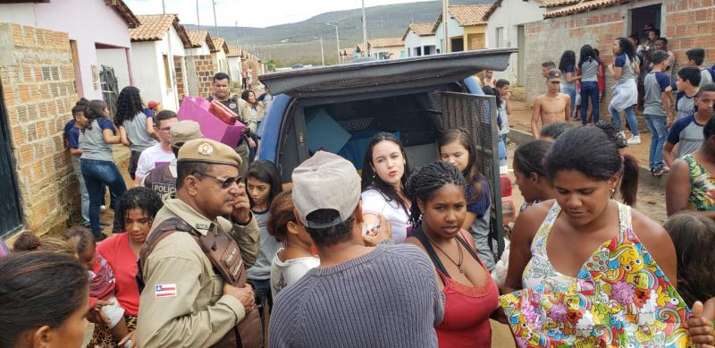 Ituaçu: Ação social entre PM e Escola Juvenal Wanderley realiza entrega de brinquedos a crianças carentes