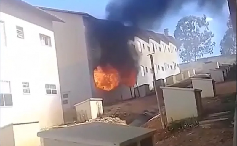 Imóvel em Caetité fica destruído após criança colocar fogo com palito de fósforo