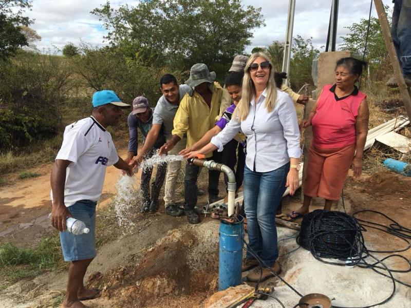 Prefeitura de Malhada de Pedras continua fazendo investimentos para amenizar os efeitos da seca na zona rural
