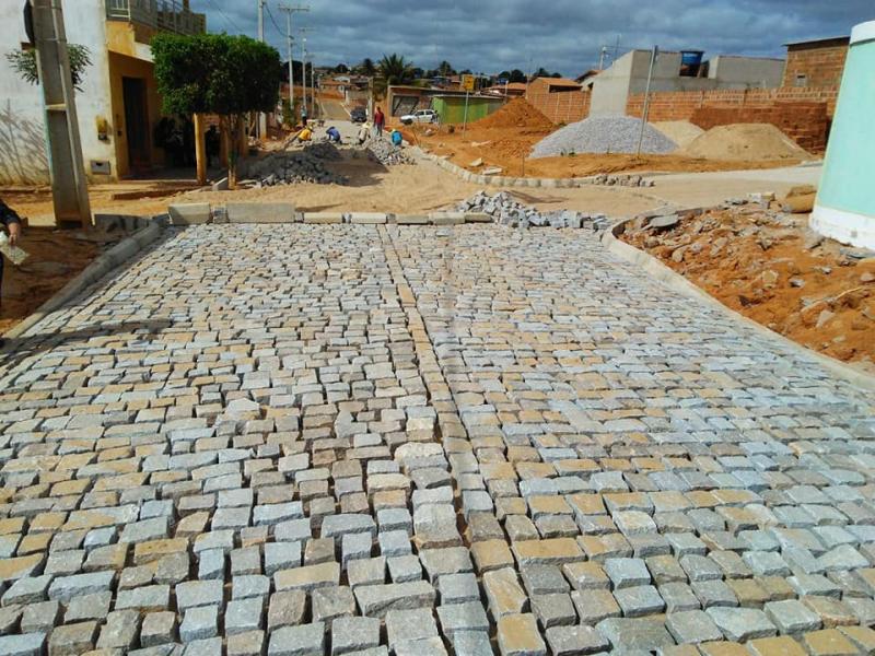 Guajeru: Obras de pavimentação seguem sendo realizadas em diversas ruas do município
