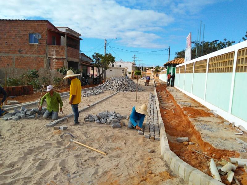 Guajeru: Governo do Estado investe cerca de R$466 mil em pavimentação de ruas no município