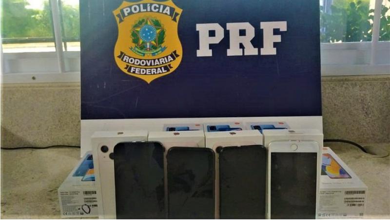 PRF apreende 17 smartphones encontrados na bagagem de motorista de ônibus em Conquista