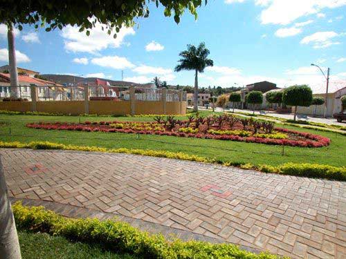 Prefeito de Igaporã é multado pelo TCM por contratação de empresas para eventos festivos