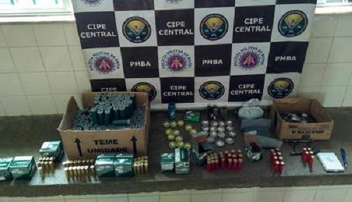 Polícia desmonta comércio ilegal de munições em Ituaçu; homem e material apreendido foram conduzidos para Brumado