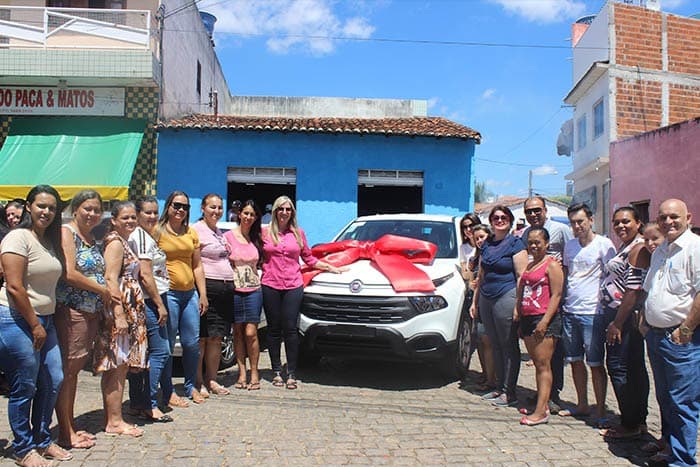 Prefeitura de Malhada de Pedras entrega dois veículos para serviços da população com recursos próprios