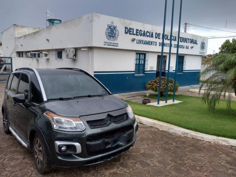 Livramento de Nossa Senhora: Polícia Civil apreende veículo com sinais de adulteração