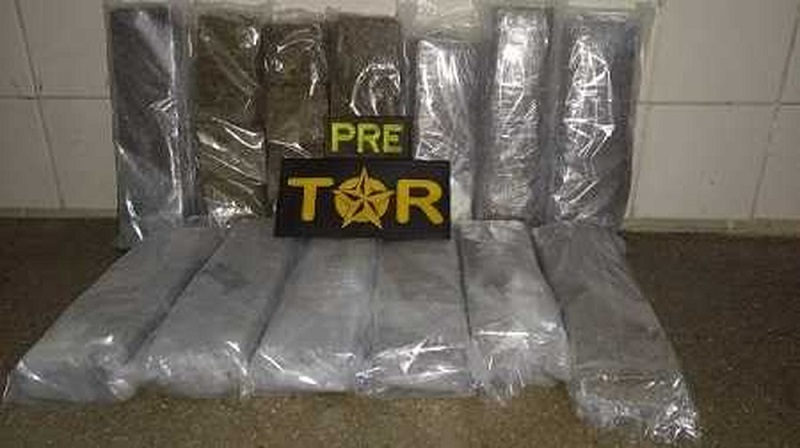 Motorista de ônibus é preso com 13 tabletes de maconha na BR-030 em Brumado