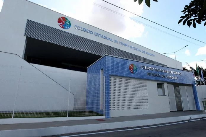 Aracatu celebra inauguração de colégio em tempo integral com investimento de mais de 21 milhões