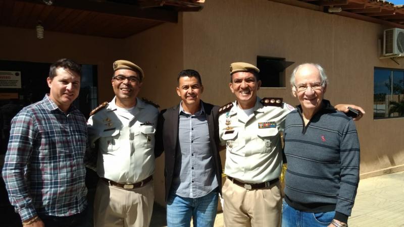 PREFEITO GIL ROCHA RECEBE EQUIPAMENTOS DE SAÚDE PARA GUAJERU