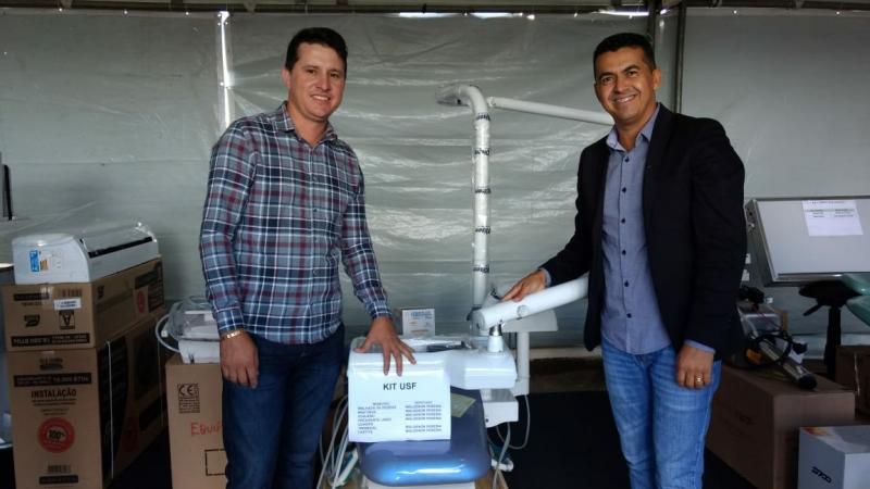 PREFEITO GIL ROCHA RECEBE EQUIPAMENTOS DE SAÚDE PARA GUAJERU