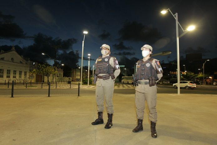 Governo do Estado mantém toque de recolher e proibição da venda de bebida alcoólica no fim de semana