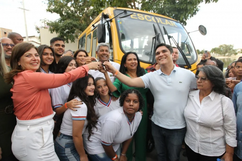 Aracatu celebra inauguração de colégio em tempo integral com investimento de mais de 21 milhões
