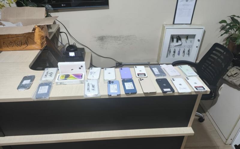 Polícia rodoviária realiza apreensão de smartphones e cigarros eletrônicos sem nota fiscal em Brumado