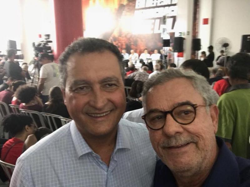 PT reafirma nome de Lula e lança sua pré-candidatura em São Paulo ao lado de várias lideranças políticas