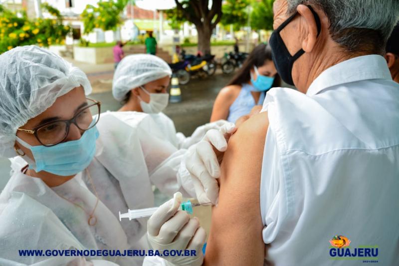 Guajeru: Secretaria Municipal de saúde realiza mais um drive trhu de vacinação contra a Covid-19