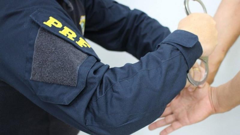 Homem é preso por abusar de adolescente de 14 anos dentro de ônibus em Vitória da Conquista