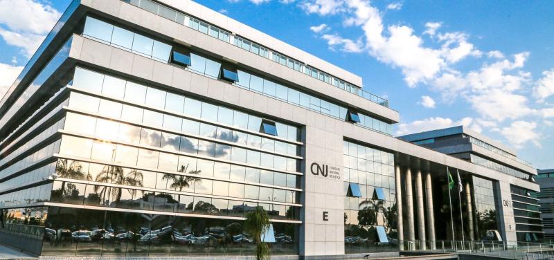 Desembargador que deu prisão domiciliar a líder de facção é investigado