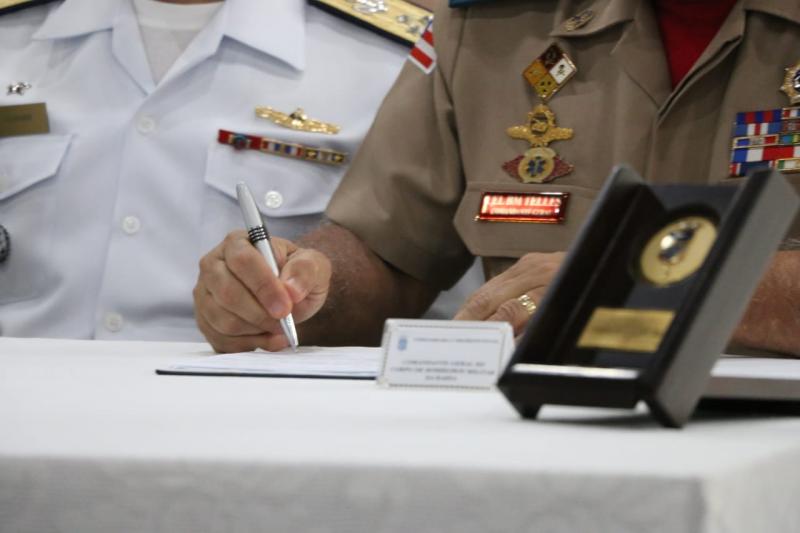SSP e Marinha oficializam trabalho integrado com assinatura de termo