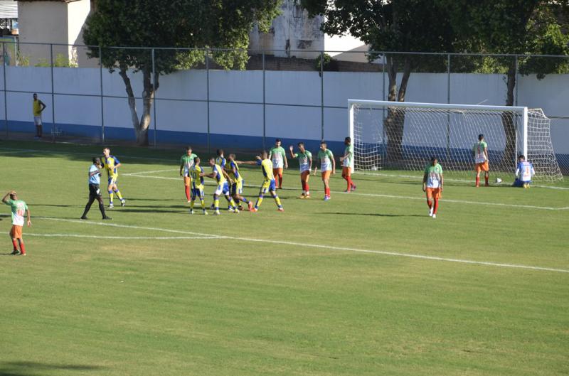 Campeonato Brumadense tem inicio com vitória do Umburanas sobre o Feirense