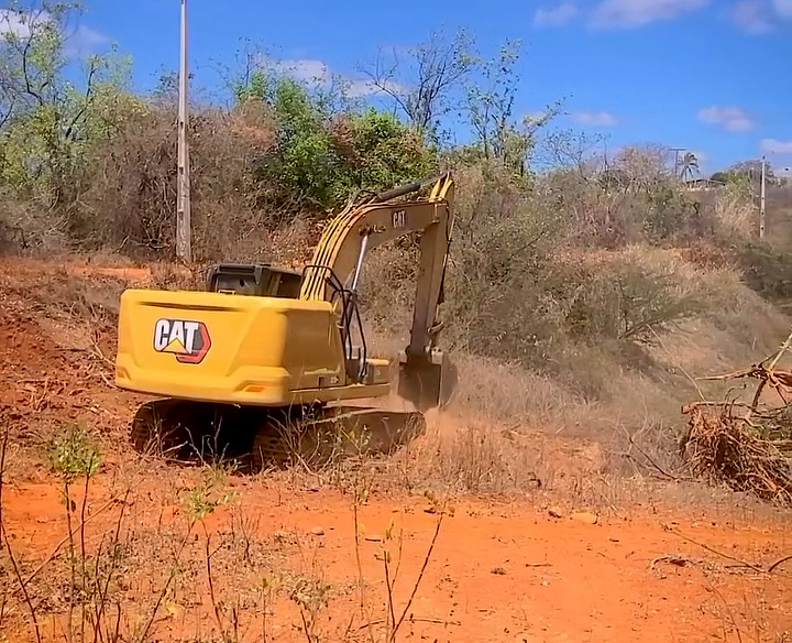 Prefeitura Inicia Limpeza de Aguada na Comunidade de Boa Vista 