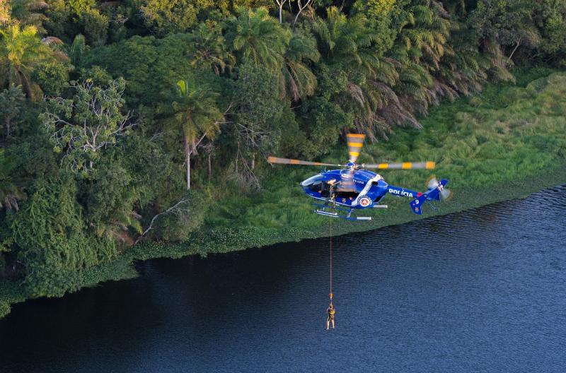 Grupamento Aéreo da Polícia Militar aprimora técnicas de resgate com helicóptero