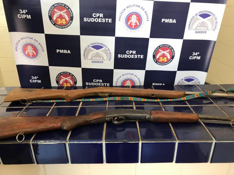 Polícia Militar apreende duas armas de fogo no Bairro Urbis III em Brumado