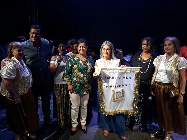 Primeira noite de apresentações de Ternos de Reis acontece em Aracatu; festa continua hoje