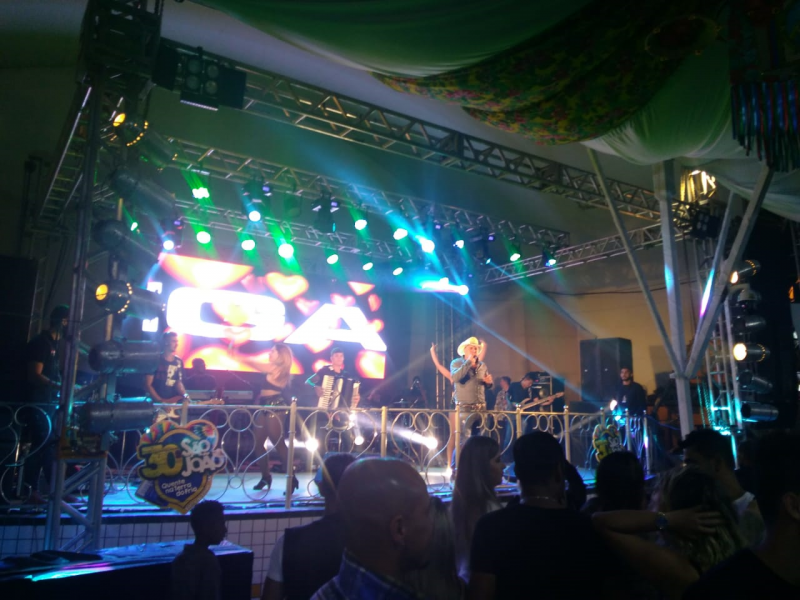 Barra da estiva: Primeiro dia de Festa foi um sucesso; Prefeito João recepciona banda