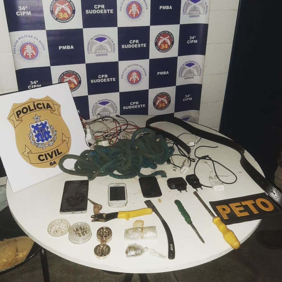 Brumado: Cordas, armas brancas e outros objetos são encontrados durante revista a celas da delegacia 