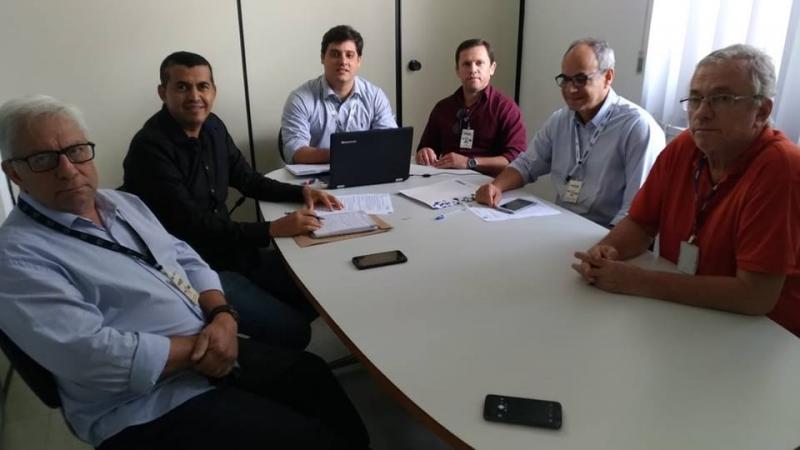 Prefeito de Guajeru se reúne com representantes da Embasa para tratar de novos contratos de abastecimento no município