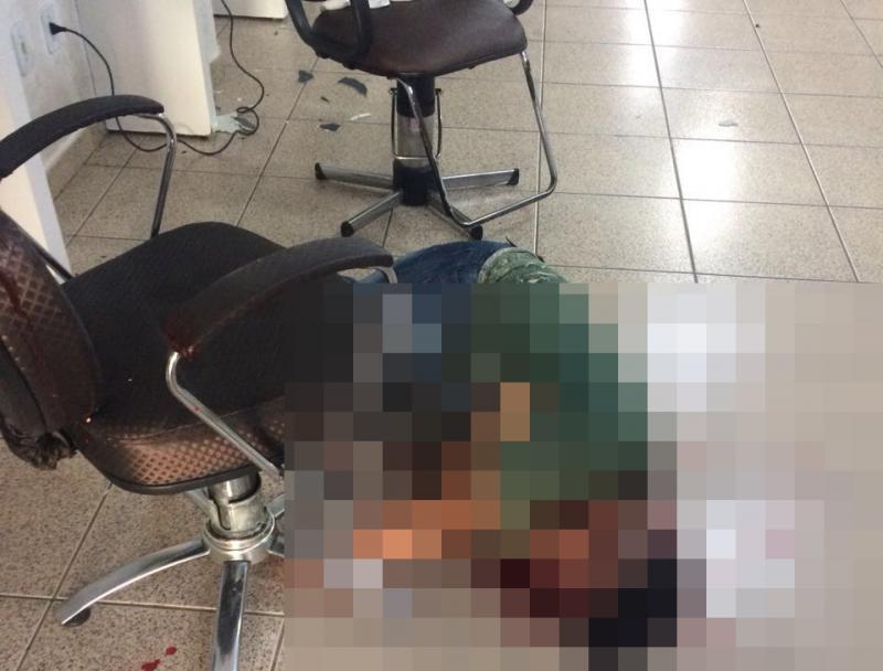 Homem é morto a tiros dentro de salão de cabeleireiro em Guanambi
