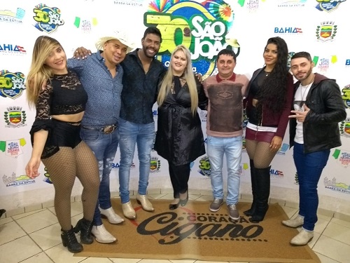 Barra da estiva: Primeiro dia de Festa foi um sucesso; Prefeito João recepciona banda