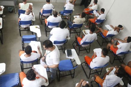 Enem para presos começa nesta terça para 41 mil inscritos