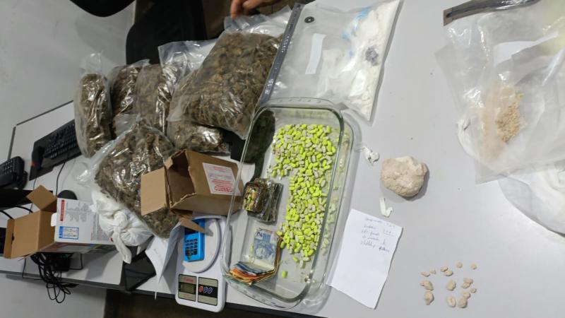 Ação da polícia militar desmantela sistama de drogas 