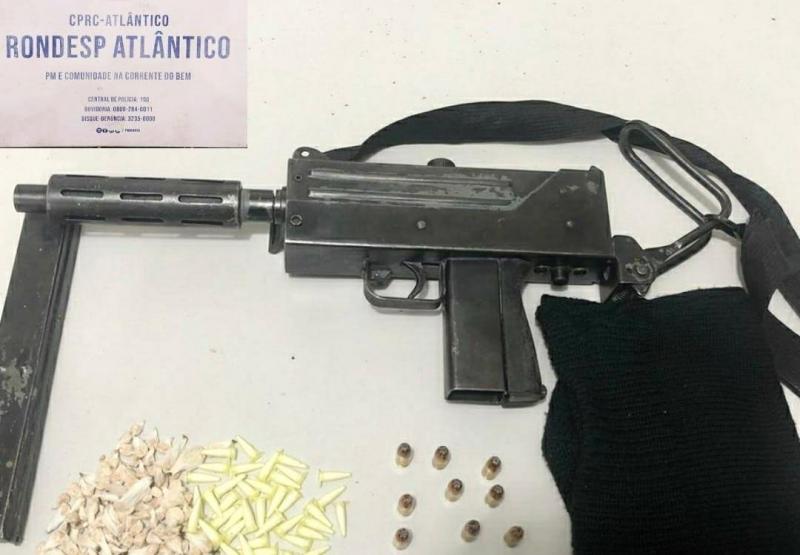 Submetralhadora fabricada nos E.U.A. apreendida pela PM