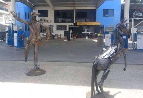 Em entrevista ao Destaque Bahia, Artista Plástico brumadense Alex Lobo conta sua história